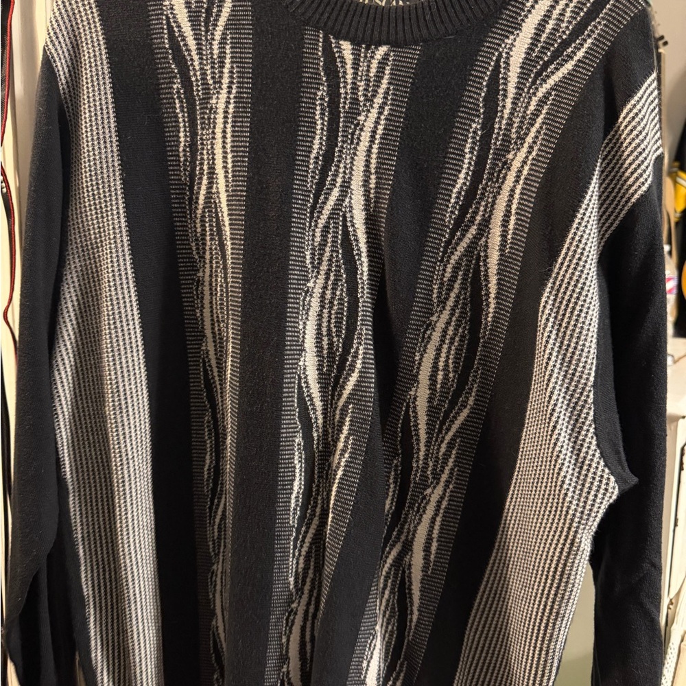 Men's Black and Gray Sweater